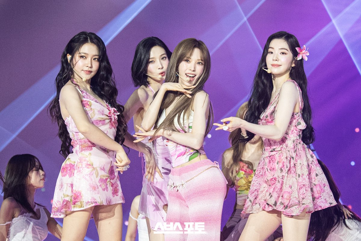 SBSNOW_PHOTO's tweet photo. [SBS 현장사진]
2026 SBS 가요대전 Summer_Red Velvet

#가요대전
#RedVelvet
#스브스포토
https://t.co/LTCjanF35i https://t.co/O4dFeSLEAa