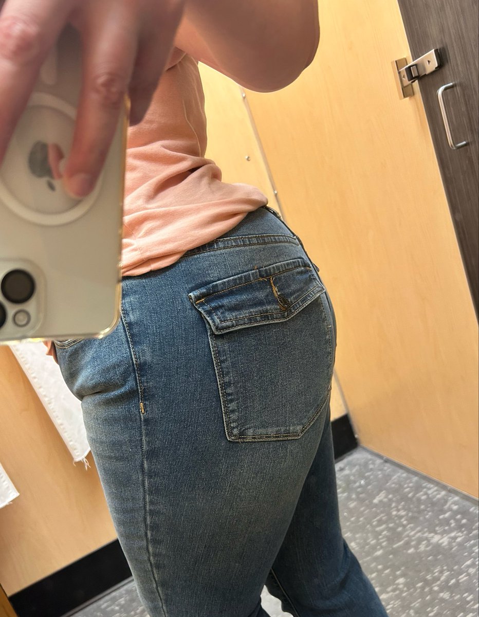 Strawberry21of's tweet photo. New jeans #bbl #onlyfans #tight https://t.co/kVY93EG4CP
