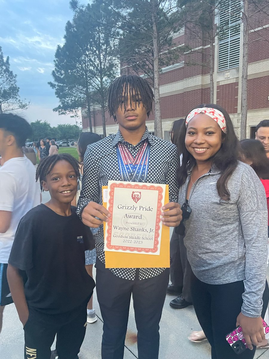 shanks2cold's tweet photo. #TBT to Spring 2023 — closing out middle school with the Goodson Grizzlies.

Late April: repeat district champs, 5 events, 3 first-place finishes, a 2nd, a 3rd, Most Outstanding Male Athlete, and a new district record in the 400m (52.06).

A week later, I received the male Goodson Grizzly Award — honoring academics, activities, and character.

What a finish to middle school! 🐻🏆