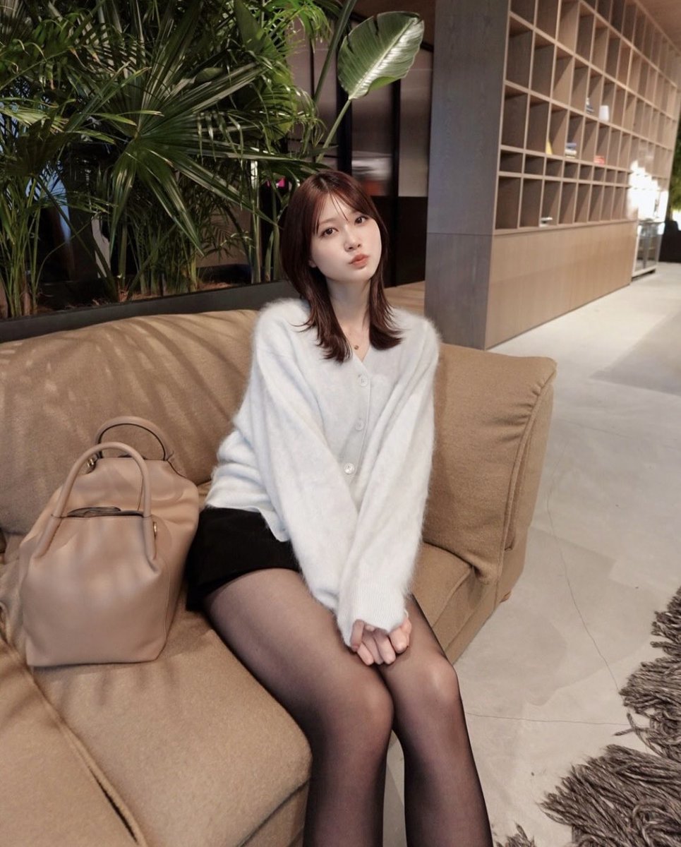 nylon__shop2's tweet photo. #生見愛瑠 https://t.co/HLgTjcX9Gj