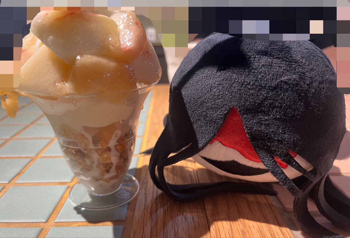 4433tRgkkv's tweet photo. 桃と這いさん https://t.co/0TT3evElDi