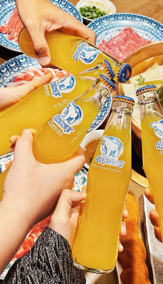 ckdgk7's tweet photo. [时隔三年见了同宿舍的老伙计们，啤酒碰杯时才懂，最好的朋友，哪怕好久不见，坐下来就回到无话不谈的模样，快乐根本没打折扣] https://t.co/8gfgvXX0ry