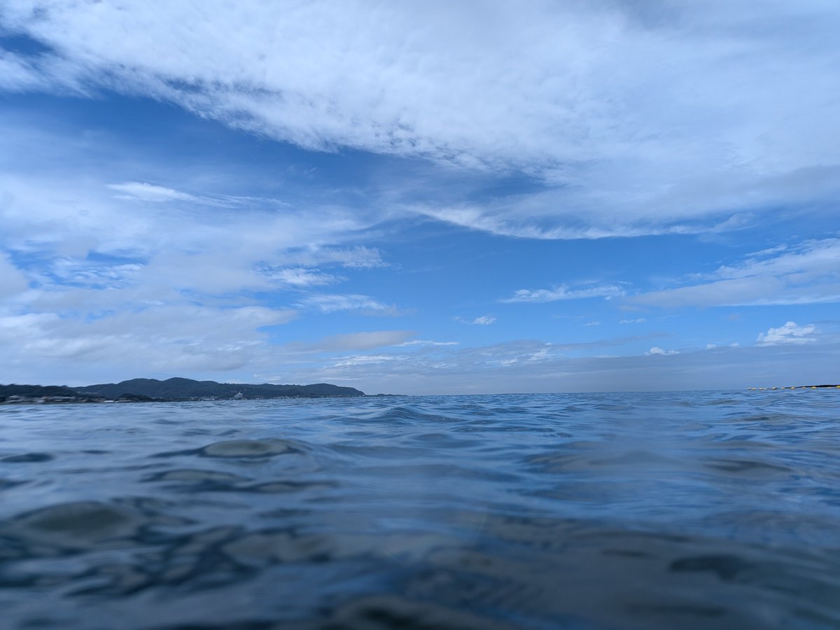 whiskycork's tweet photo. 沖ノ島最高！海水浴してきたぜ、シュノーケリング楽しいぞ！ https://t.co/oW8hYyDO3z
