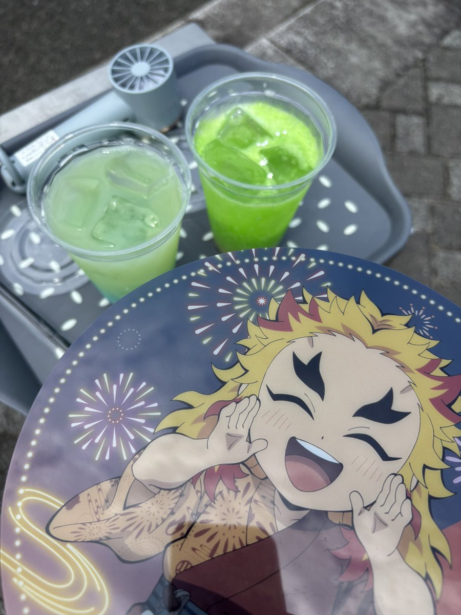 inu_ta's tweet photo. 下の子と言ってきた❣️
togoも物販もぜんぜん並んでおらず快適に（暑いけど）お買い物できた。下の子が協力的すぎて「ドリンクもう一つ飲みたい」とか言うてくれて拝んだ🙏しかしノベルティは🔥さん皆無😇 https://t.co/qMBEDgJIfJ