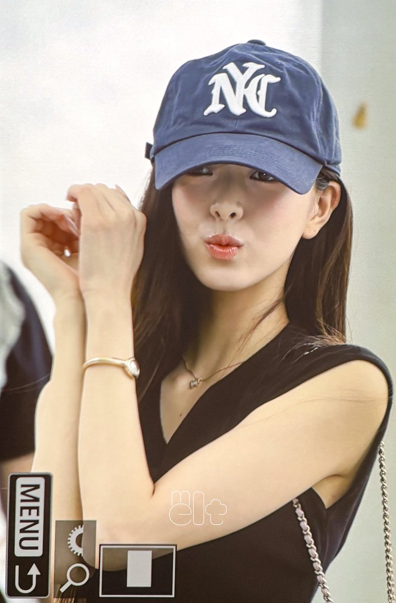 meandyu77's tweet photo. 260814 ICN

#유나 #yuna #있지 #ITZY https://t.co/I1Jjw8grao