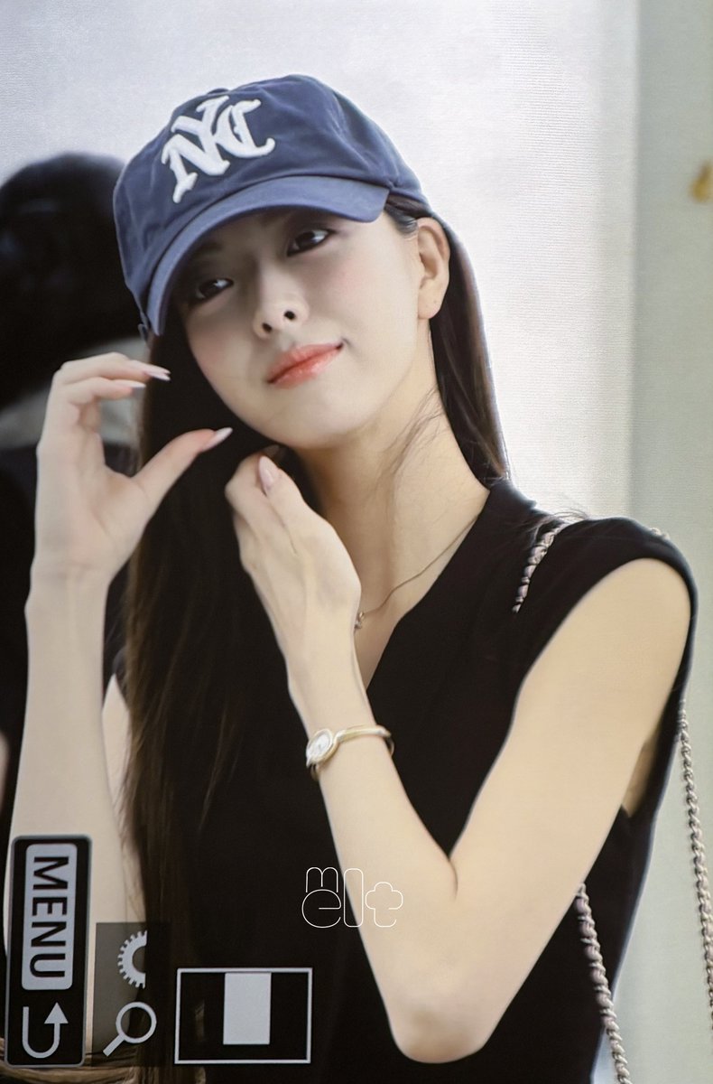 meandyu77's tweet photo. 260814 ICN

#유나 #yuna #있지 #ITZY https://t.co/I1Jjw8grao