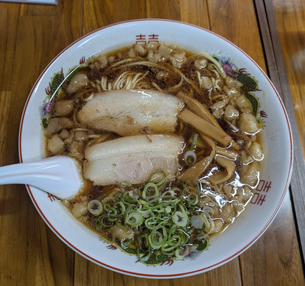 sunclimate64's tweet photo. 朱鳶(あかとび) 尾道ラーメン 土堂本店
濃厚醤油で美味しい

https://t.co/lWUMa6wwjV https://t.co/wwq57MnsUR