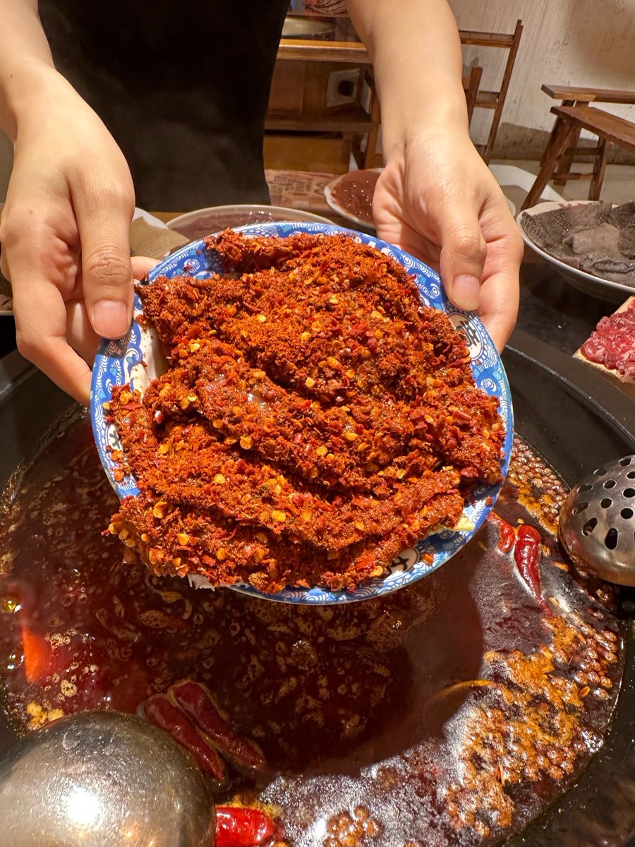 oz852123's tweet photo. [今日份快手晚餐：电饭煲焖番茄炖牛腩，软烂入味，配白饭绝了！手残党也能零失败，快试试～]， https://t.co/vEusbMaH6N