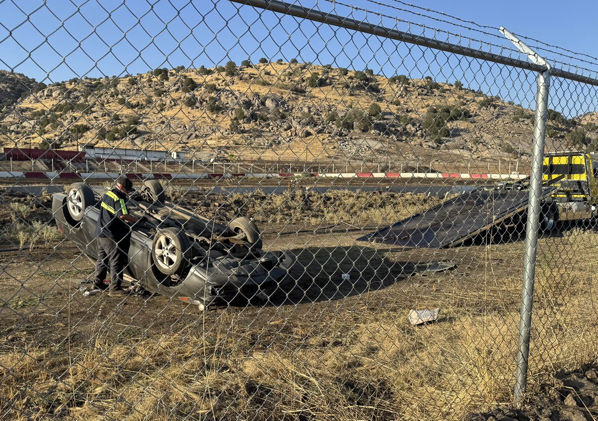 ChpPorterville's tweet photo. Earlier today, our Officers responded to a solo overturned vehicle crash on Olive Avenue, east of Doyle Street. After a DUI investigation, the driver was arrested for DUI. It's not worth it, don't drink and drive #dui  #dontdrinkanddrive #porterville #chp #centralvalley https://t.co/GPqsIYWzwx
