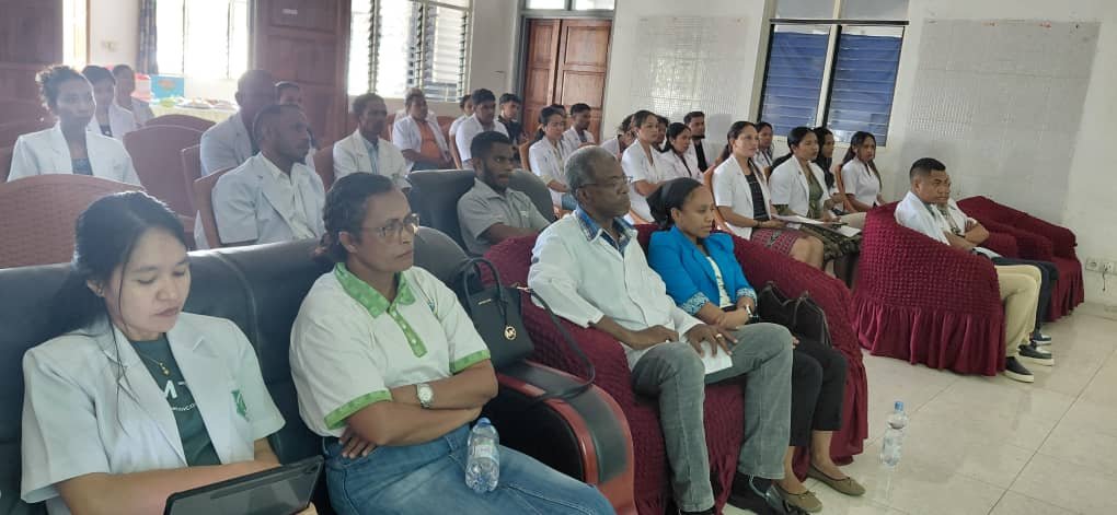 CubacooperaTler's tweet photo. El Dr. Alexis Ihanes Soto especialista en MGI de la #BMCTL🇨🇺🇹🇱, municipio #Ermera, participa en la Segunda Asamblea de la AMTL,  reafirmando el compromiso con la salud y la estrecha interrelación de cooperación con el Sistema de Salud timorense. 
#CubaCoopera #CubaSalva https://t.co/lFpeMTK9vQ