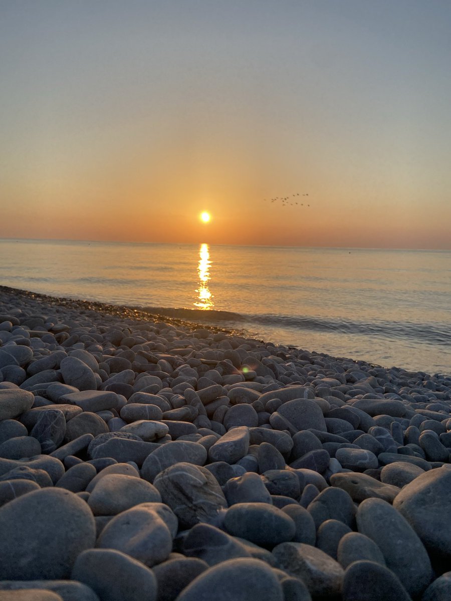 MicheleCrow's tweet photo. #Mare #Sea #Estate #Summer #Sole #Sun #Alba #Sunrise #Spiaggia #Beach #Relax #Felicità #Happiness #Joy #LoScattoPerfetto #Calabria https://t.co/bI6A34rJ5O