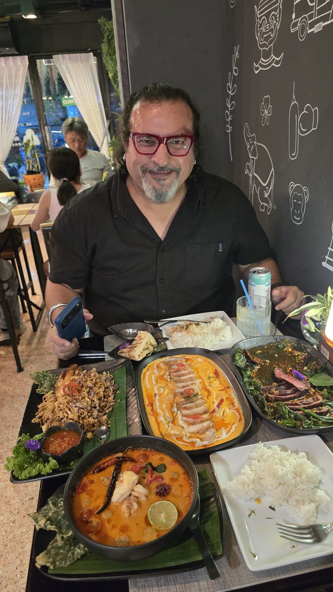 RockyEatsX's tweet photo. fine dining place and oh boy, is the dining fine !
It’s now firmly on my list of MUST VISIT places in Pattaya on every visit ! Put it on your list too !
#rockynroll #rockysingh #thaifood 3/3 https://t.co/xkLOnO0mU7