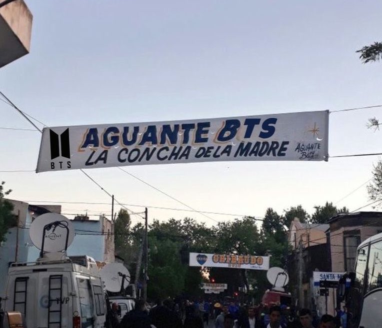 Serionmagic's tweet photo. Que vuelvan las armys de antes, las que defendían a los pibes hasta la tumba, las que al que apenas abra la boca contra los chicos los doxeaban y le bajan hasta del trabajo. 

OT7 HASTA LA MUERTE Y VIVA ARGENTINA CARAJO. https://t.co/Acu16W9RxF