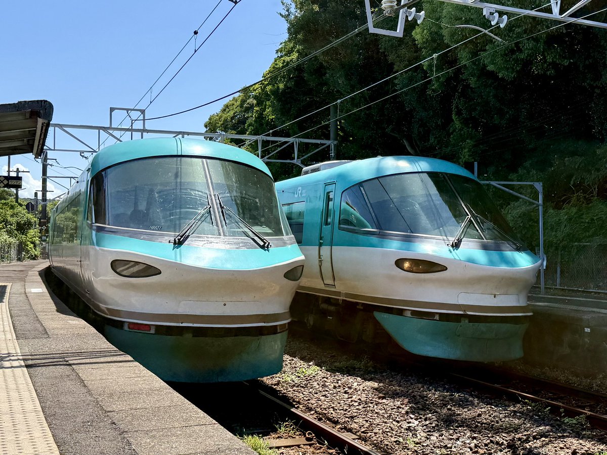 ForShingu's tweet photo. 運用変わったと聞いて宇久井での離合見てきた https://t.co/vnjSbLlHmi