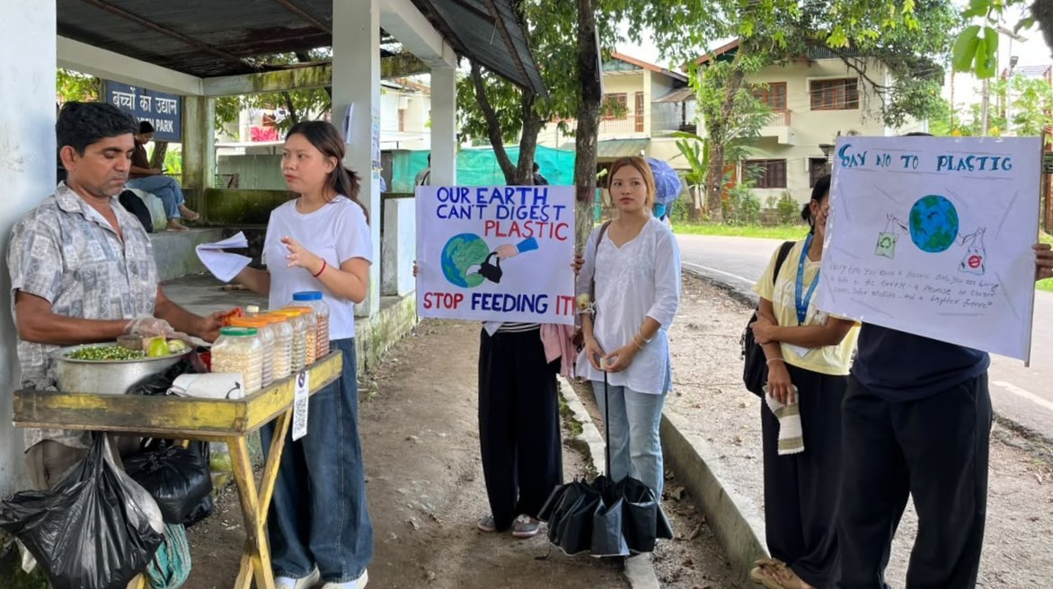 MyGovArunachal's tweet photo. To promote a greener campus, the GreenBees Club of RGU’s Department of Sociology reached out to various departments, encouraging everyone to reduce plastic use and embrace sustainable, responsible choices. #ReducePlastic #SustainableCampus #EcoFriendly https://t.co/kqSPaJuMAZ