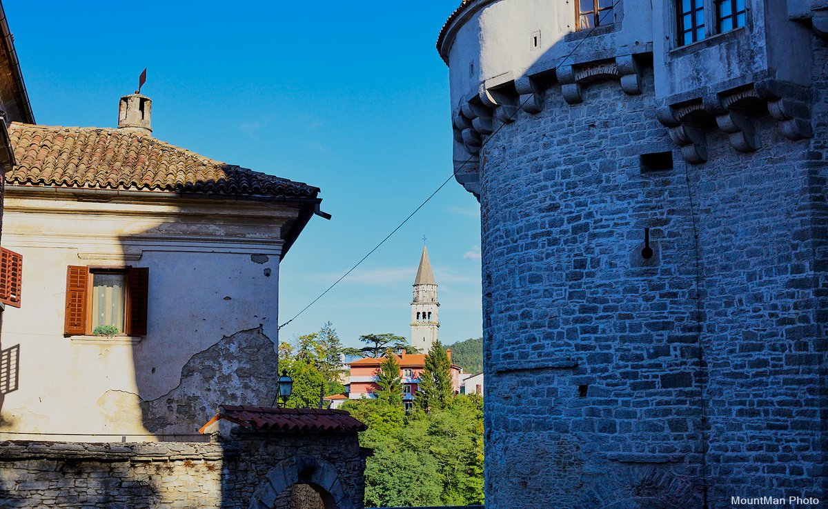 StjepanStimac's tweet photo. Pazin
Pazin i Učka; detalj 
#pazin #učka #izpazinskeutvrde #istra https://t.co/et9kmAIKqh