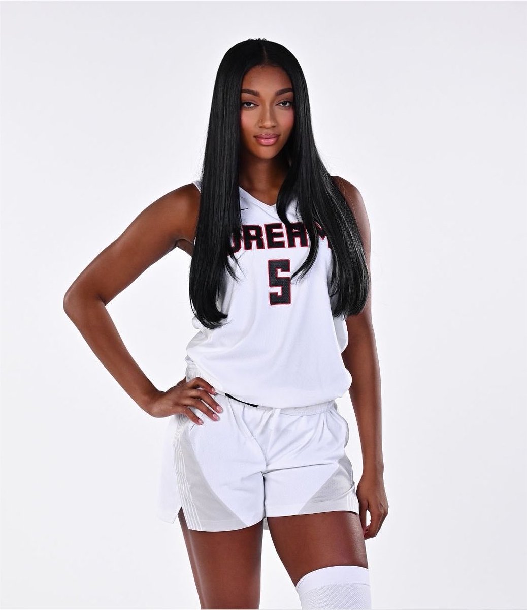 trendyhoopstars's tweet photo. Angel Reese heads into the weekend leading all WNBA players in Defensive Win Shares, according to the WNBA’s advanced stats, with a .192 rating.

Golden State’s Veronica Burton is close behind in second at .191. https://t.co/mZitfoEj51