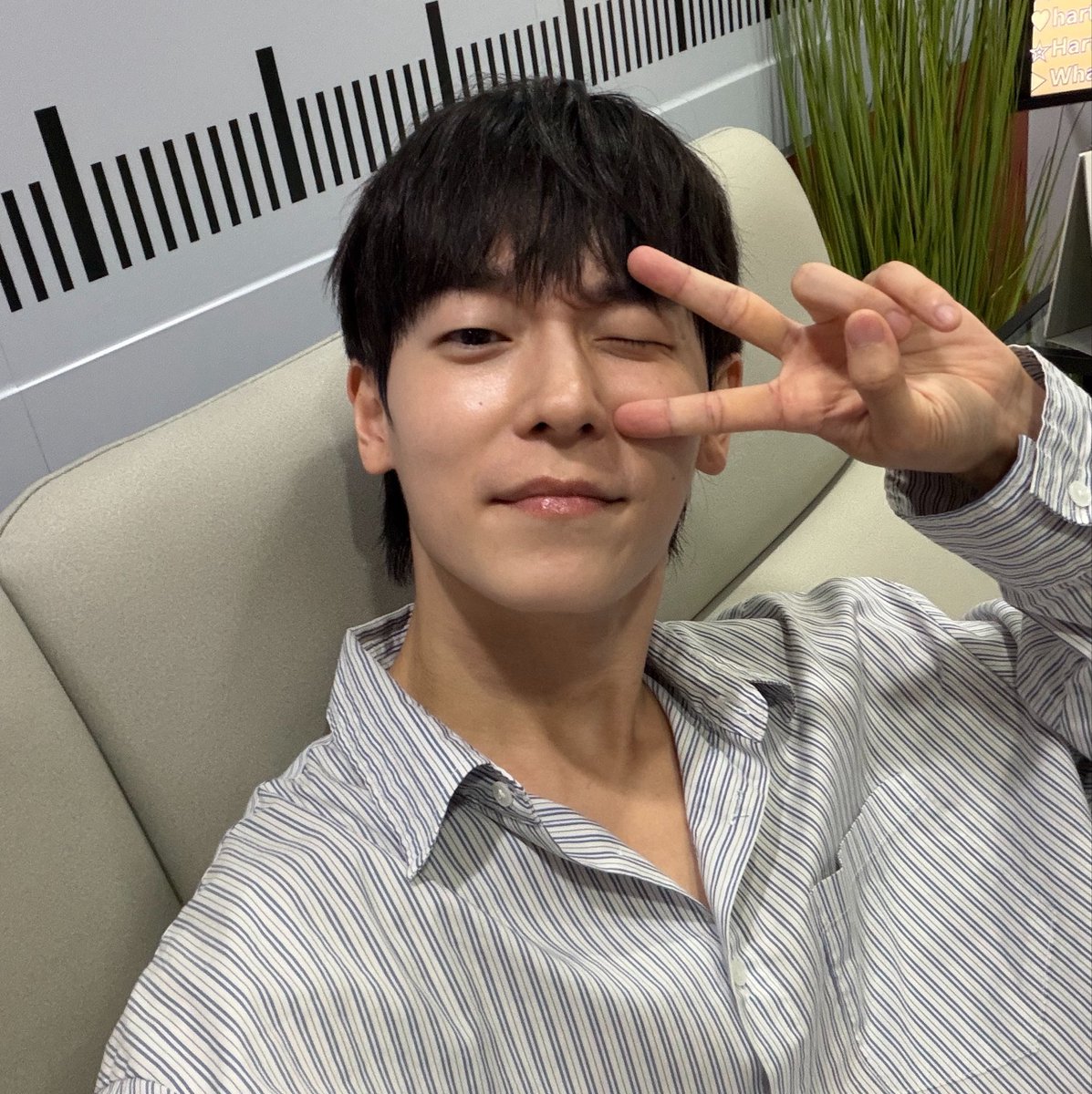 actor_seongha's tweet photo. 곧 만나요 아리랑 라디오🐶🐶🫶🏻 https://t.co/Qr8jzbpc4E