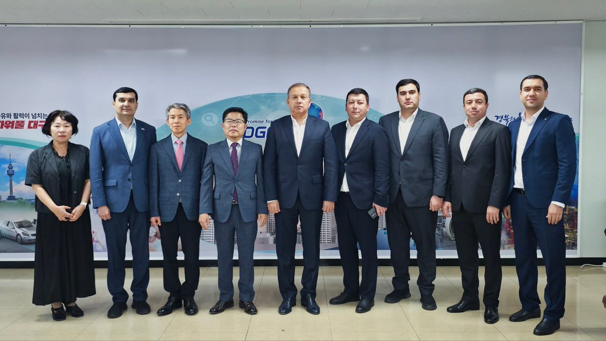 GOVuz's tweet photo. Muhim kelishuvlarga erishildi
https://t.co/syO1SF1ldA
Navoiy viloyati hokimi Normat Tursunov boshchiligidagi delegatsiya Janubiy Koreyaga xizmat safari davomida  Degu–Kyonbuk erkin iqtisodiy zonasi (DGFEZ) faoliyati bilan yaqindan tanishdi. https://t.co/Rum4AFsBUM