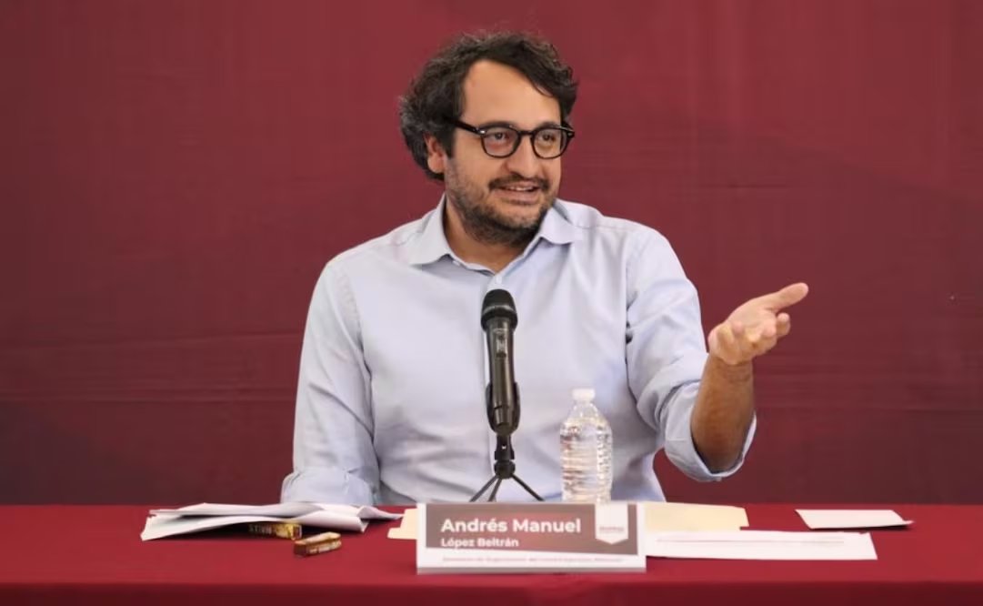 PFifiona's tweet photo. Nunca jamás en la historia le habían cancelado la visa al hijo de un presidente desde que México se fundó hace más de 10 mil años y en Nueva York pastaban los búfalos... 🤣🤣🤣 https://t.co/DfIN2EKLB4