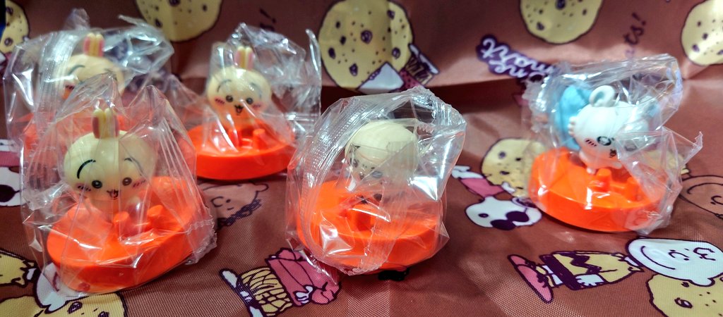 eno_koukan's tweet photo. 【交換】ちいかわ　CoCo壱番屋　ココイチ　スプーン置きフィギュア
譲：うさぎ3、ラッコ1、モモンガ1
求：古本屋2
岡崎市内または近隣での手渡しのみです。ご検討よろしくお願いいたします。 https://t.co/5Wj6NAQdjf
