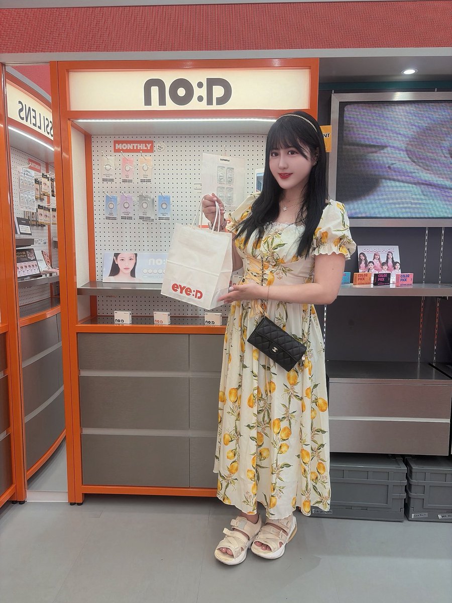 moa_fuzisaki82's tweet photo. 韓国カラコン専門SHOP🧡EYE:D🧡新大久保にOpen🎊オープン記念に遊びに行って来た‼︎ グレータイプの2色を選んだ‼︎
クリアシーングレー🩶
クリアシーンルナグレー🩶
瞳がちゅるちゅる✨オススメ♡
#PR #EYED  #韓国カラコン　#カラコン専門店　#水光カラコン https://t.co/M9izq8XR2j