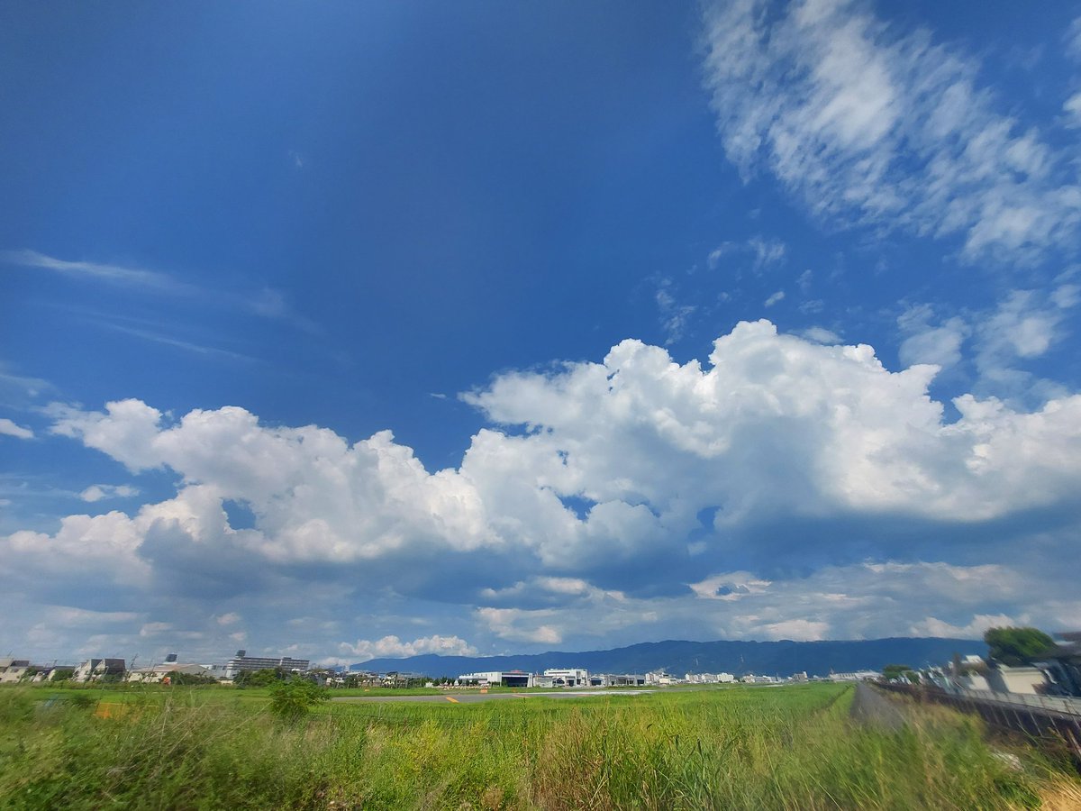 FU98003YO's tweet photo. 今空　2026.08.14 14:30
暑すぎず。 https://t.co/lNkJbnDTXN