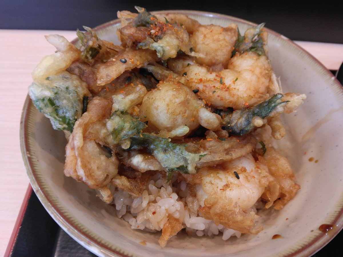 h6khfw's tweet photo. 江戸切りそばゆで太郎さんでランチしました✋
こんかいは夏のごちそうAKEかきあげ丼セットにしてみましたー
なかなか良い選択でした
おいしかったです😋
どうもごちそうさまでした🙏 https://t.co/kGe5UT3mDx