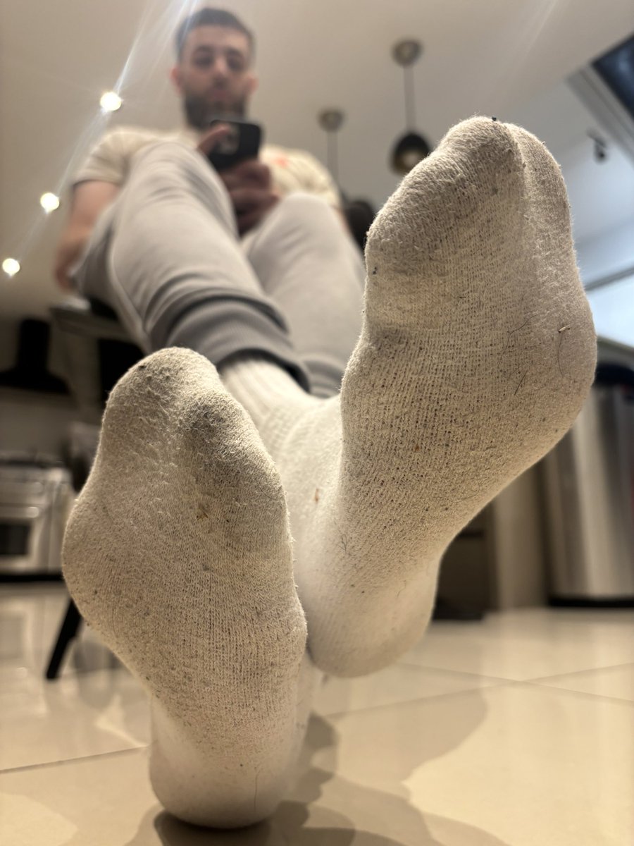 BestSockMasters's tweet photo. #FootMaster @kingpharaoh1010 

🧦🦶🧦

#MasterOfTheWeek #FindomFeet 

Winner will win €20 from @Ferarmmm2 and a week of promotion 🎉 https://t.co/hXPdP45n7q