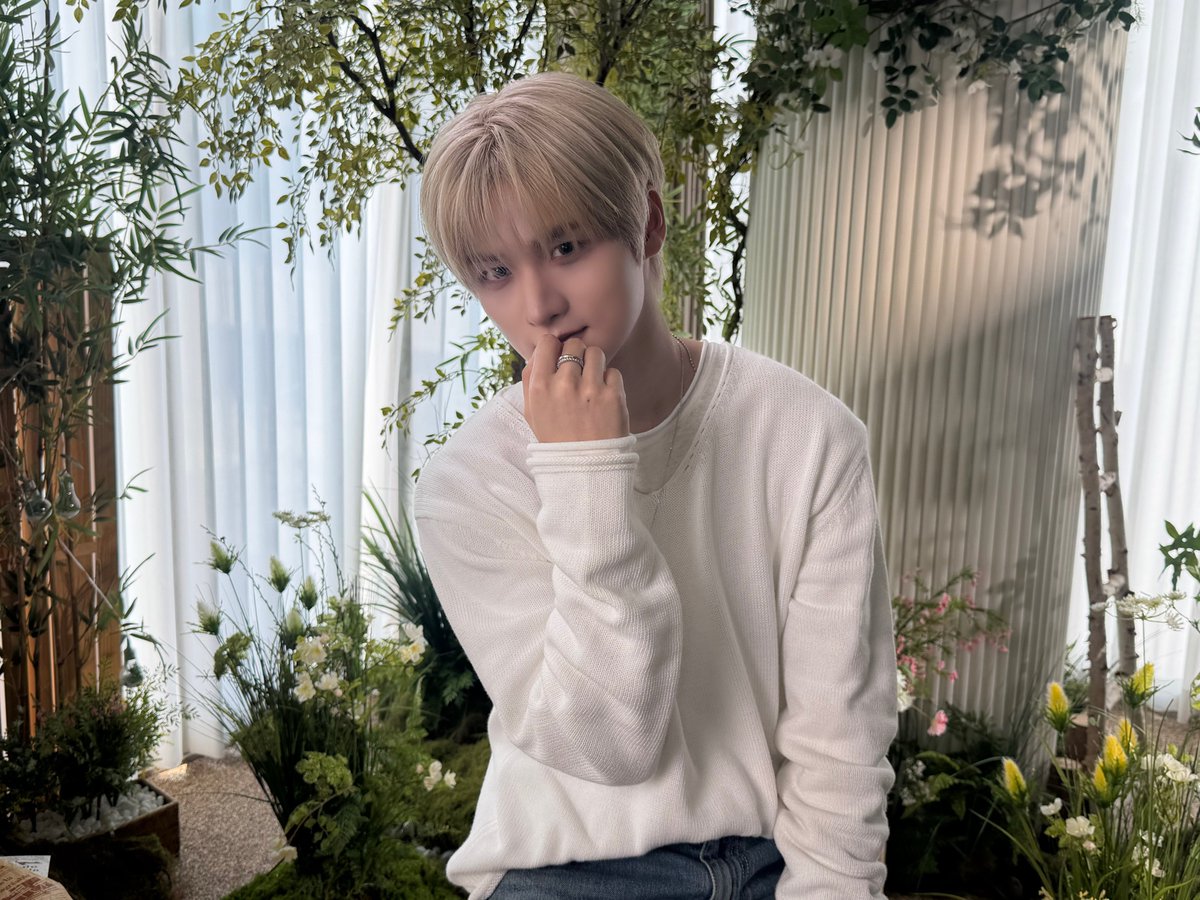 CUBE_NOWZ's tweet photo. [📸] 260818 @ '반딧불 (Little Light) - 도영 (DOYOUNG)' [NOW playing] | NOWZ (나우즈) YOON 

#NOWZ #나우즈
#윤 #YOON 
#NOW_playing 
#반딧불 #LittleLight https://t.co/qcP2N9nOHZ