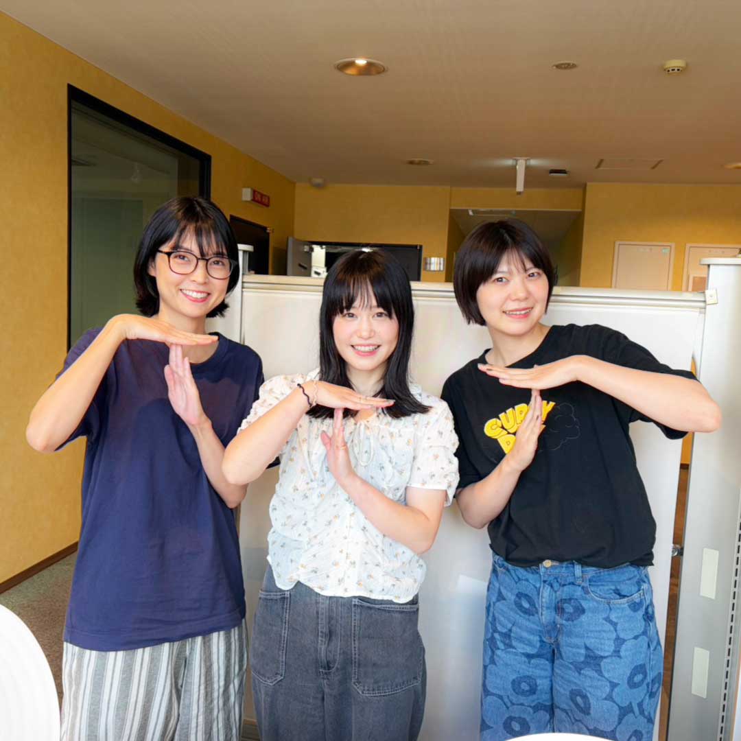 Negicco_Info's tweet photo. 本日金曜21時はFM NIIGATA #ネギStyle 🎤
#Negicco 3人で新潟テルサ公演を振り返ります📡
https://t.co/2eS6He1Ux5 https://t.co/WHYO0EUvDH