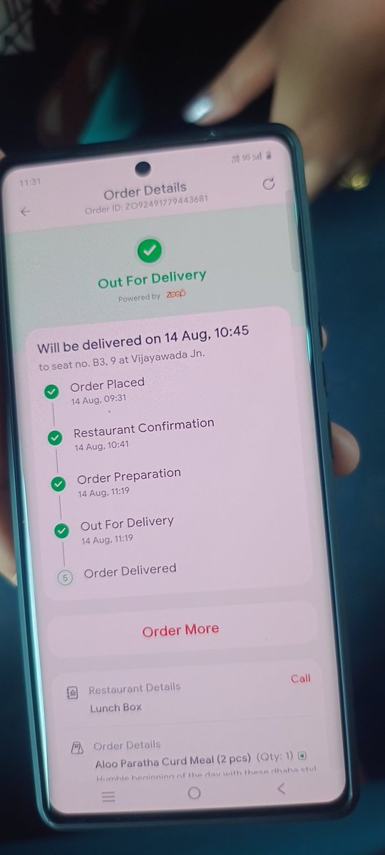 Iamdixitshubham's tweet photo. AshwiniVaishnaw @RailMinIndia @IRCTCofficial @zoopindia
Extremely disappointed with the food delivery service on Train 12625 Kerala SF Express. Order was placed through Zoop, but despite the order showing “Out for Delivery” and a promised delivery time of 10:45 AM, the service https://t.co/olAmIlhXs2