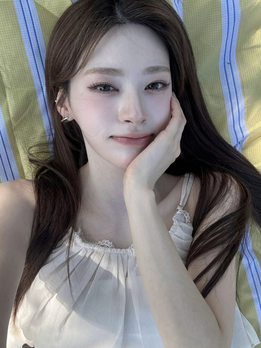 Seeunxiny's tweet photo. 여름의 청량제 #세은 https://t.co/bWuHAORi41