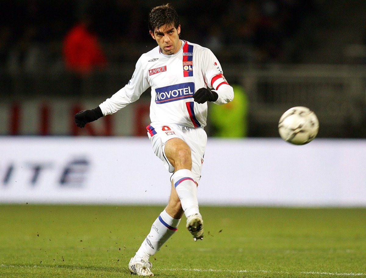 mansiko68's tweet photo. @Kaaiii29 Juninho Pernambucano https://t.co/T5W7ivsLp8