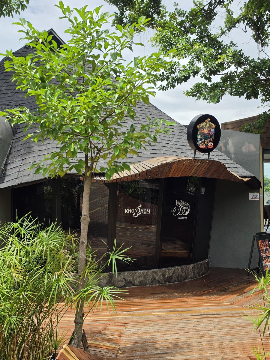 AnywhereIGo2's tweet photo. ครฐม คราฟต์ เบียร์ (Khonthom Craft Beer)
เปิด-ปิด: 11.30-23.00 น. (ปิดวันอังคาร)
มีทั้งที่พัก คาเฟ่ ร้านอาหาร และคราฟเบียร์

เราสั่งอาหารไป 6 อย่าง ไม่เกิน 1,000 บาท
รสชาติอร่อย ให้เยอะ ลองไปกันได้ 
@aroii 
@kin24hrs
@hungrybearrrr https://t.co/Wcn5BPbi7J