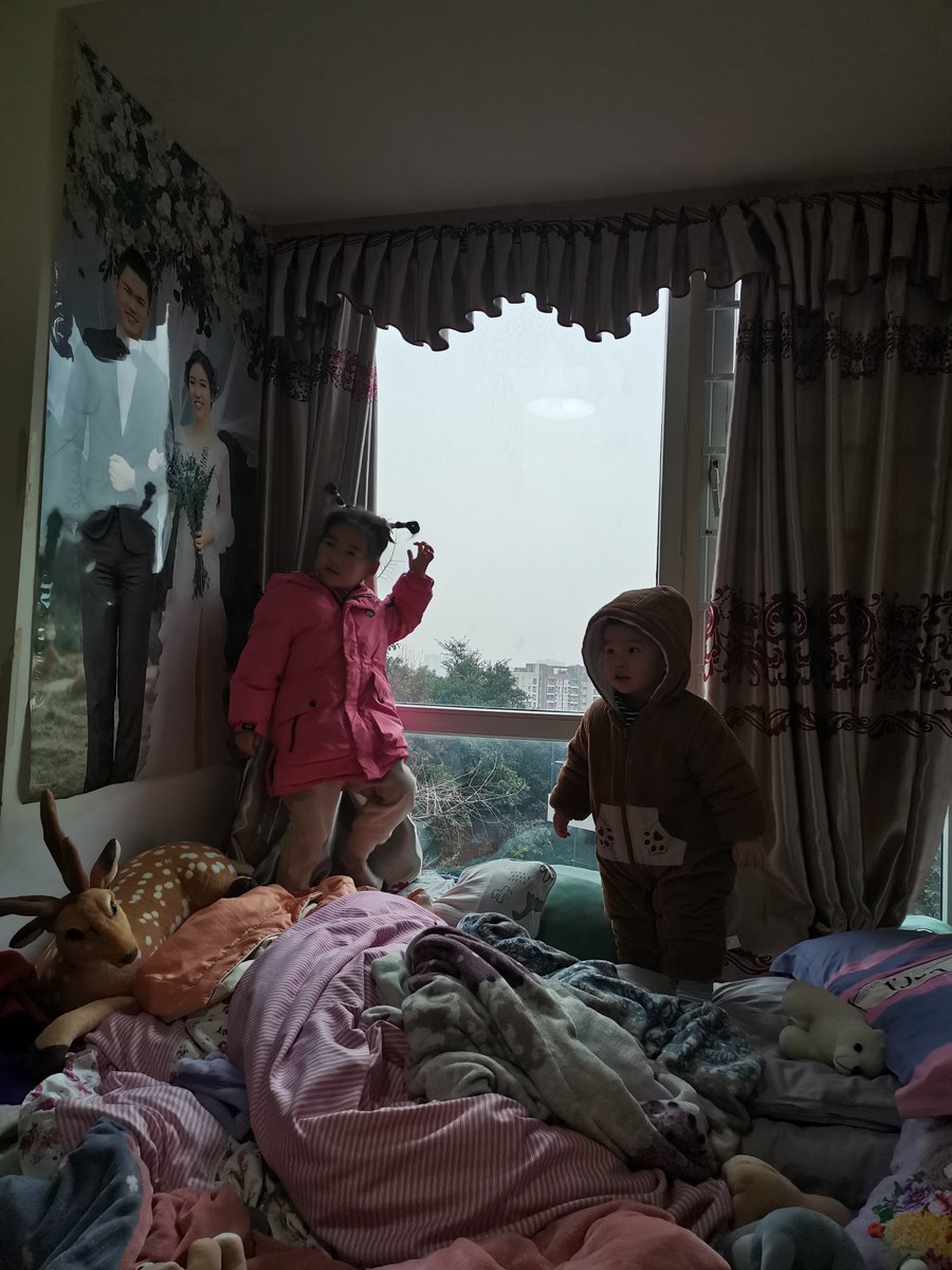 fdelpi1's tweet photo. A 10-minute bedtime pillow fort race with my 5-year-old = endless giggles + messy hair + the best parent-win ever https://t.co/DnhC1yjxZc