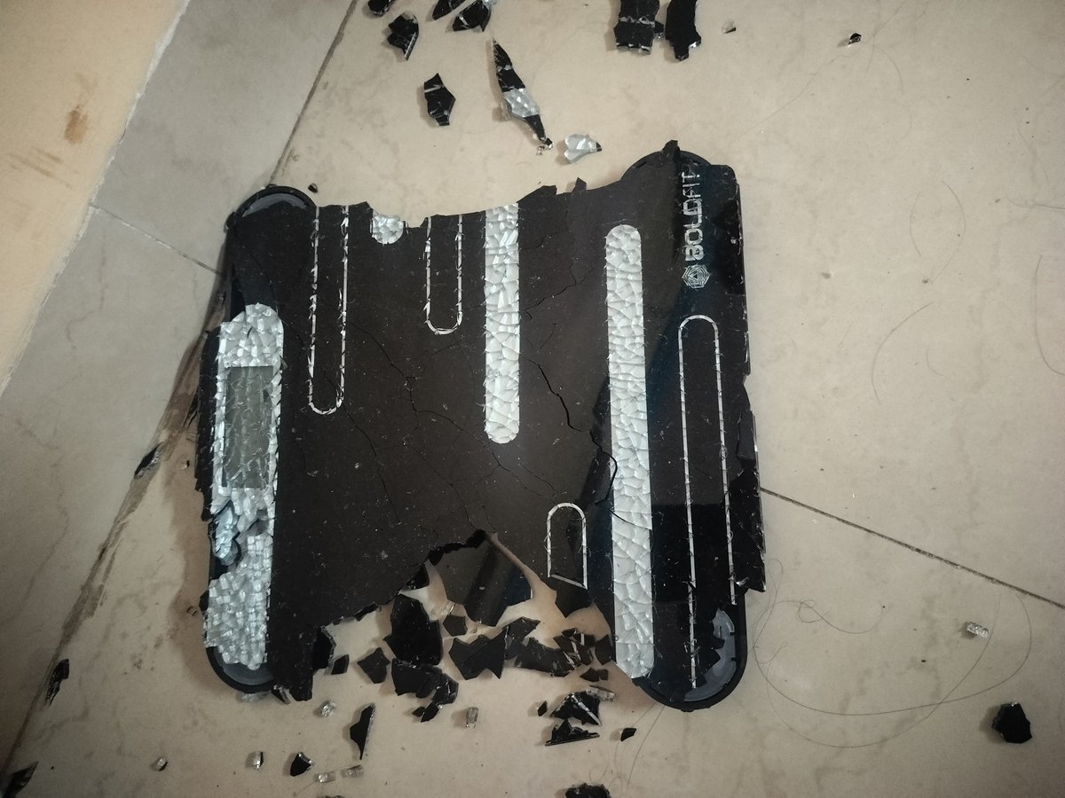 deepak_c23's tweet photo. @Boldfit_India @RCBTweets Order number 171-2633627-7738733
Product broke into pieces in less than two years of use.. in warranty for 3 years. support not responding... no response of email ... https://t.co/5of3PAtHBc