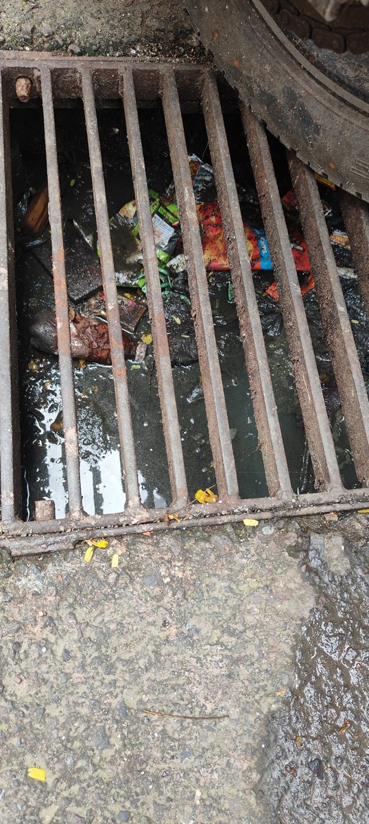 ansari_wakeel's tweet photo. Even after complaining several times, the cleaning work was not completed
Many diseases are spreading in the area due to this filth.
 AL FALAH SOCIETY GAIBAN SHAH DARGAH NARAYAN NAGAR KURLA WEST 
WARD NO.164
Vakil Ansari 
8898217153 @mybmc @mybmcWardL @TawdeRitu @mumbainews_24 https://t.co/ao4MNcJVoT