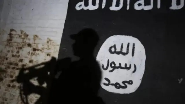 ConflictTR's tweet photo. DEAŞ, İspanya’ya yönelik tehditlerini artırdı.

Terör örgütü, İspanya ve Latin Amerika’daki İspanyolca konuşan kitleleri radikalleştirmek amacıyla video, ses kaydı ve propaganda mesajları yayıyor. https://t.co/90LJzT0QJ5