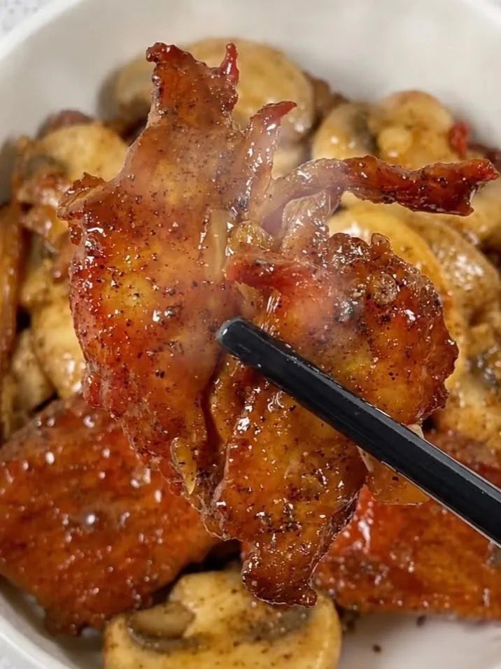 faradistyy's tweet photo. MAKASIH WARGA yang udah recomendasiin resep ayam jamur ini, auto jadi menu wajib minggu ini!￼ https://t.co/bZ3l97VJrM