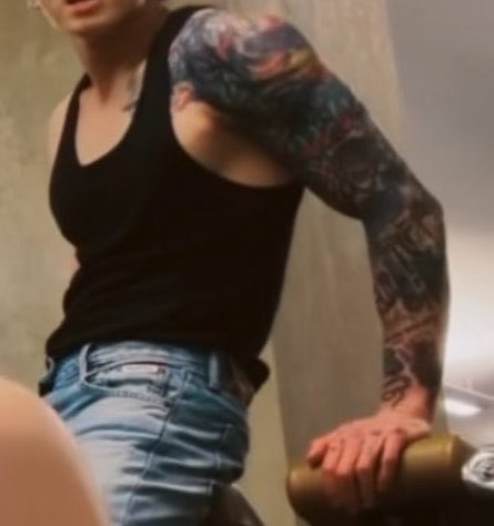 thvconic's tweet photo. im so fucking normal about jungkooks big ass tattooed arm grabbing that tiny ass waist of taehyung https://t.co/z7u1e4fmRW