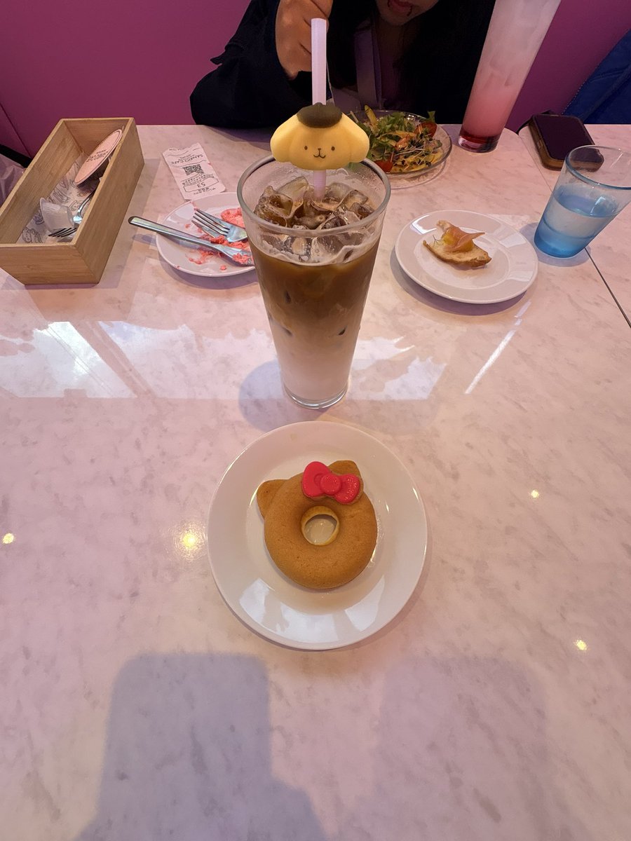 AullorNothing's tweet photo. Enjoying an iced latte and a Hello Kitty donut at the Hello Kitty Café! #HelloKitty #HelloKittyCafe #Sanrio #Japan #Toyko https://t.co/vvR7YZqKPs