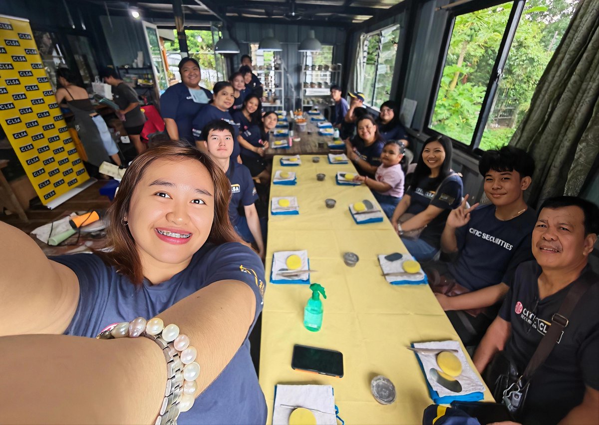 citicsintl's tweet photo. On 25, our Manila volunteers spent a creative day at Pawttery Studio in Antipolo, supporting House of Paws. Through pottery, donations, and supplies, they helped care for rescued dogs and cats🐾💙 https://t.co/eEFKggVoZN