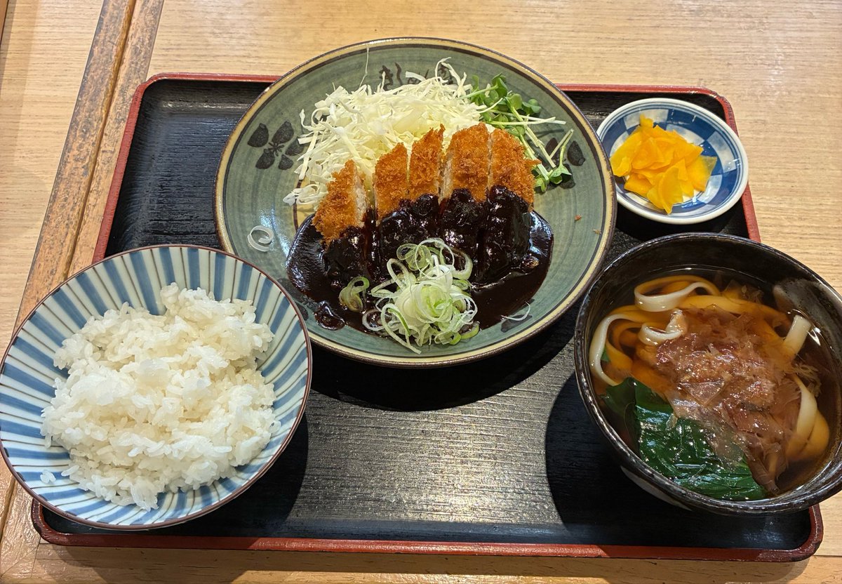 kokodora_sama's tweet photo. 味噌カツ
お前やるな https://t.co/gYPZa0hr0d