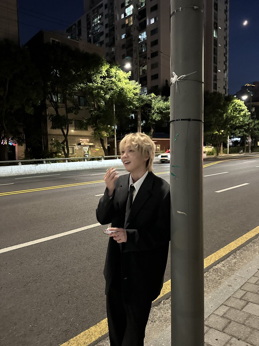 jeongsewoon_twt's tweet photo. 평소 쓸 일 없는 낯선 소품에 묘하게 살짝 즐거워 보이는 모습.. 기분 탓일까요?

Jeong Sewoon DS ‘Too Much’
▸ https://t.co/J7Dpp9nsYq

#정세운 #JeongSewoon
#TooMuch https://t.co/yHNRAsCJKa