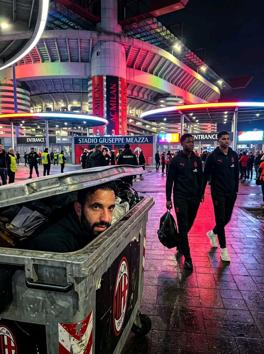 GBUnitedx's tweet photo. Ruben amorin 😂 after seeing Rashford and kobbie maino 😂😂 

#MUFC https://t.co/y8odq7wNms