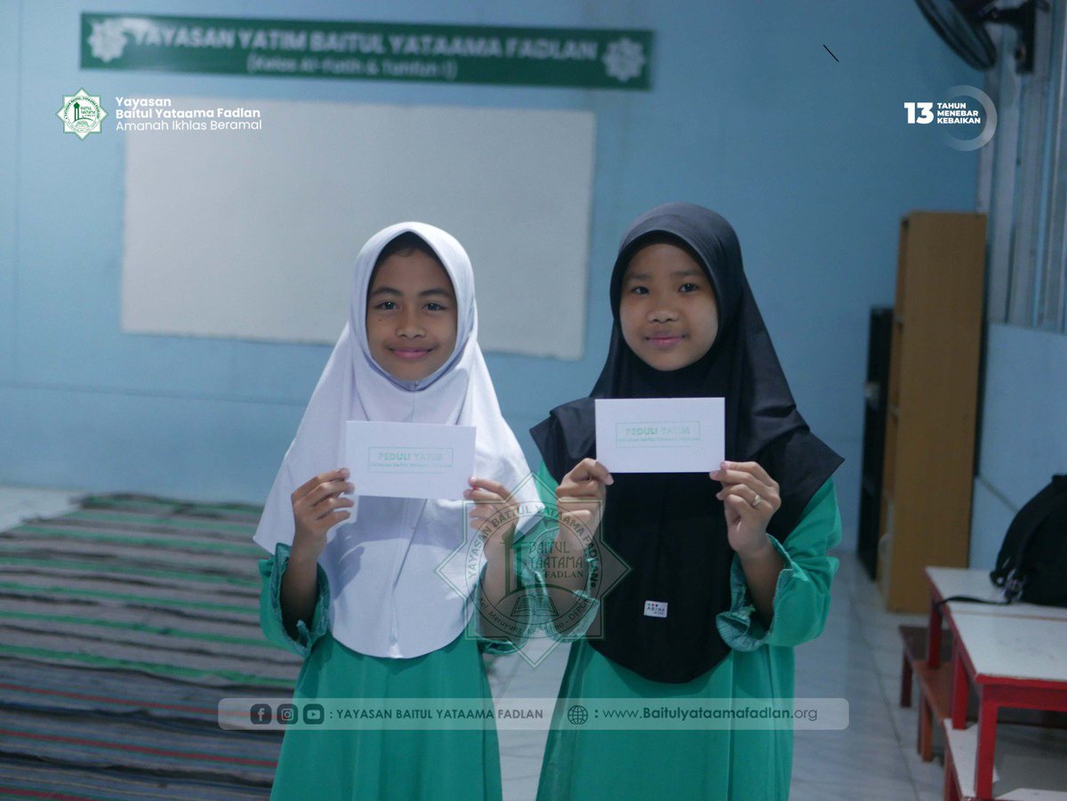 YatimUntuk's tweet photo. Pergi ke pasar membeli kurma,
Pulang membawa buah delima.
Mari berbagi di hari Jumat penuh berkah,
Semoga kebaikan berbuah banyak pahala..

#BerbagiSedekah #JumatBerkah #PerbanyakSholawat https://t.co/0MjJoXIan5