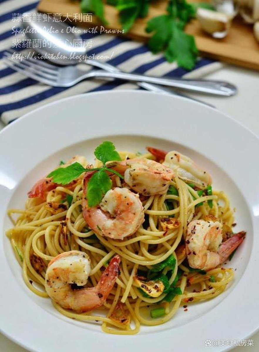 lscott292's tweet photo. Just whipped up 10-min garlic butter shrimp pasta with leftover spaghetti tonight—quick, creamy, and way tastier than takeout! https://t.co/TJLL6ti5Gl