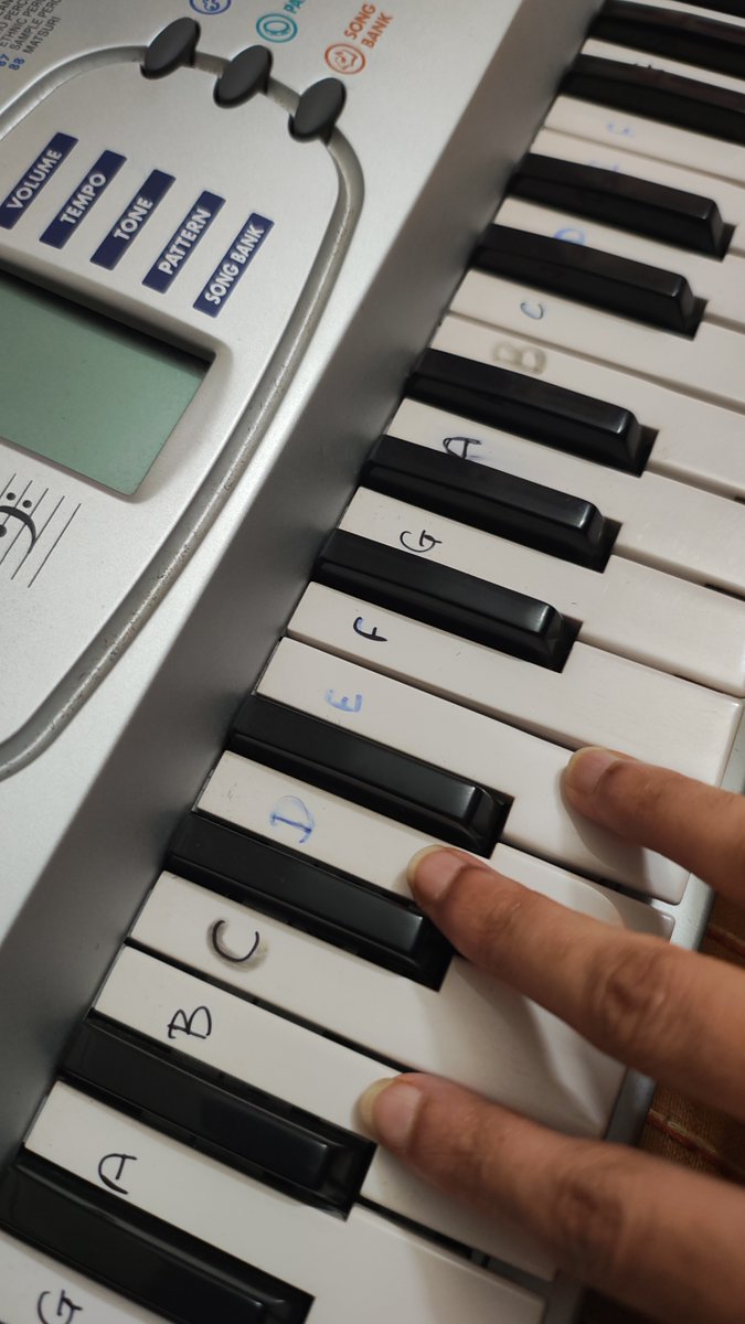 SamruddhiPande's tweet photo. As a kid, I fell in love with piano at a classical concert 🎹. Started learning, couldn't fully commit: studies &amp; life,just reasons tbh. Slowly picking up things I left behind. Dusted off my old Casio after 16 years! No more excuses, doing it anyway🙌
#doitanyway @connectdoradao https://t.co/Upe2HyLcz0