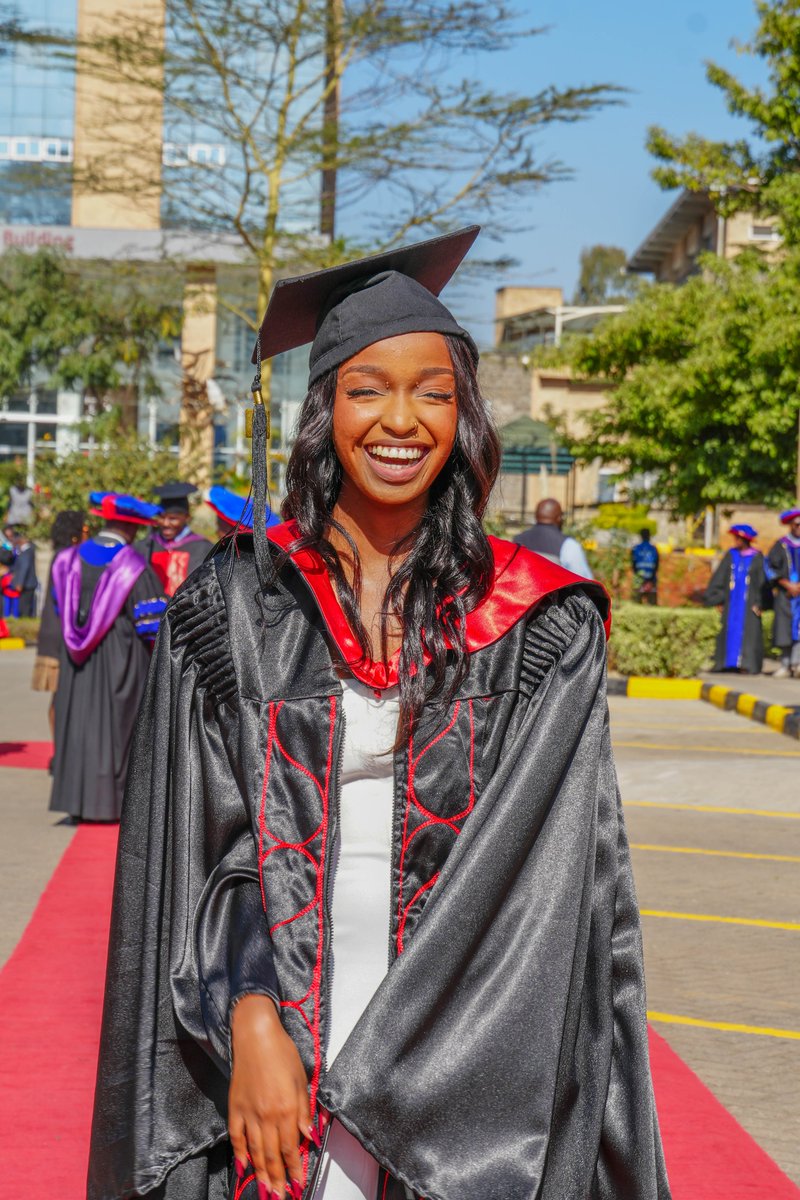 StrathmoreLaw's tweet photo. A Degree Hotter! 🎓🔥

#ClassOf2026 #GoPlacesWithSU https://t.co/7KNhBkJfPx